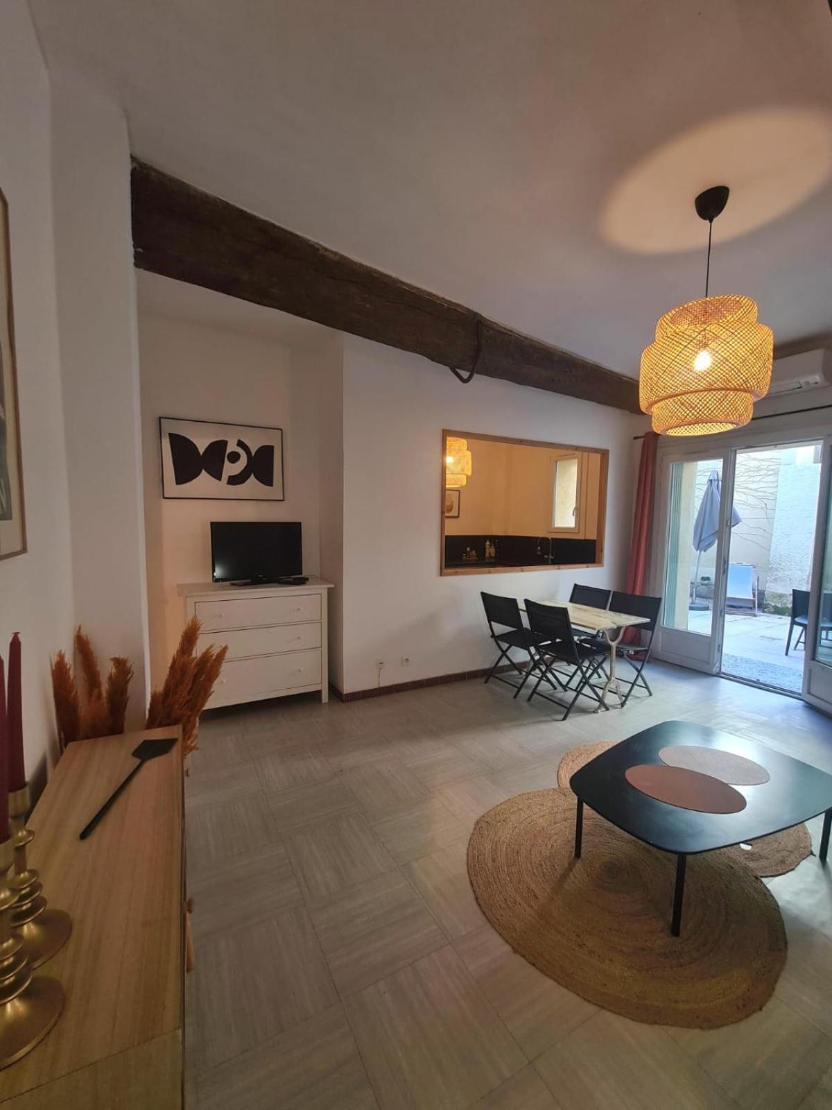 Appartement Intra Muros Avec Cour Privee 亞維農 外观 照片